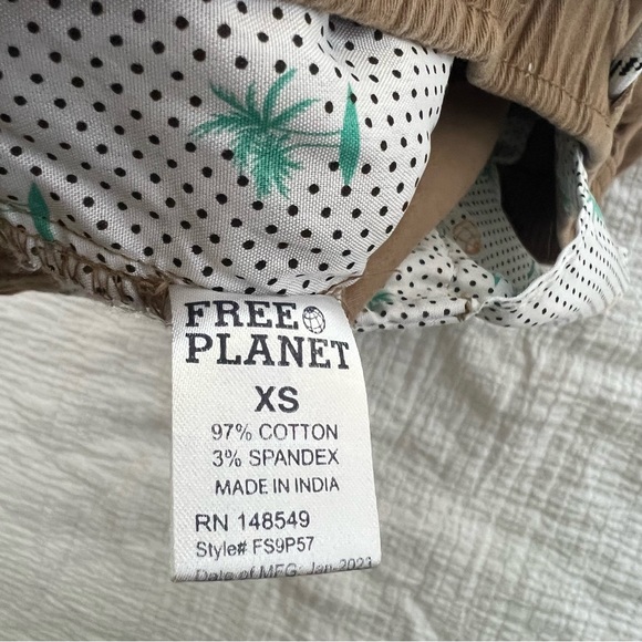 Free Planet Camel Shorts - Picture 4 of 4